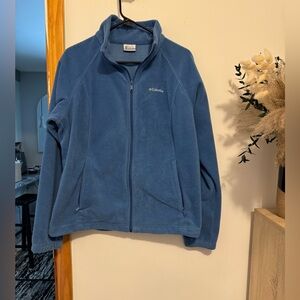 Columbia Mens/Womens Soft Blue Fleece Jacket
